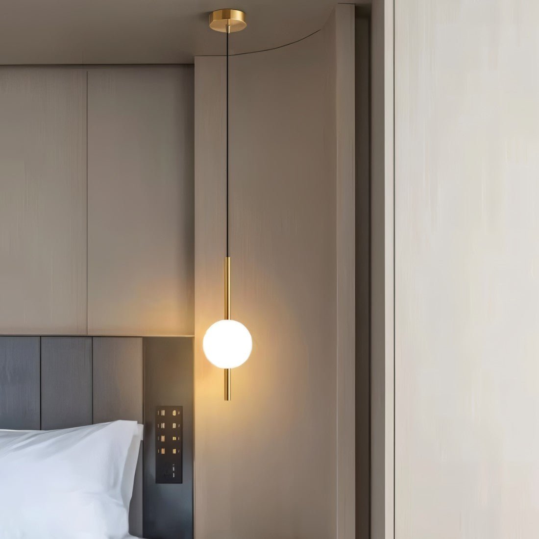 NORDGLOW - Elegant Frosted Glass Pendant Light