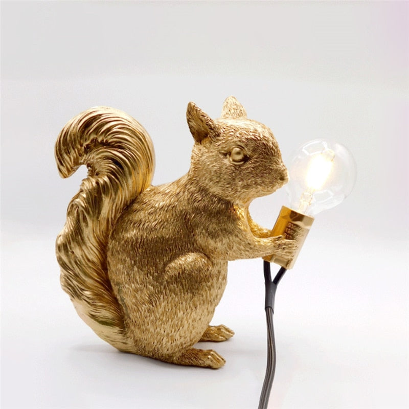 NUTORA - Minimalist Squirrel Night Table Lamp