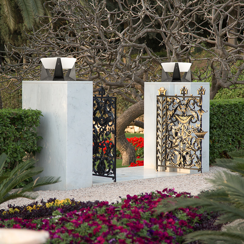RAYNOX – Modern LED Solar Outdoor Wall Light