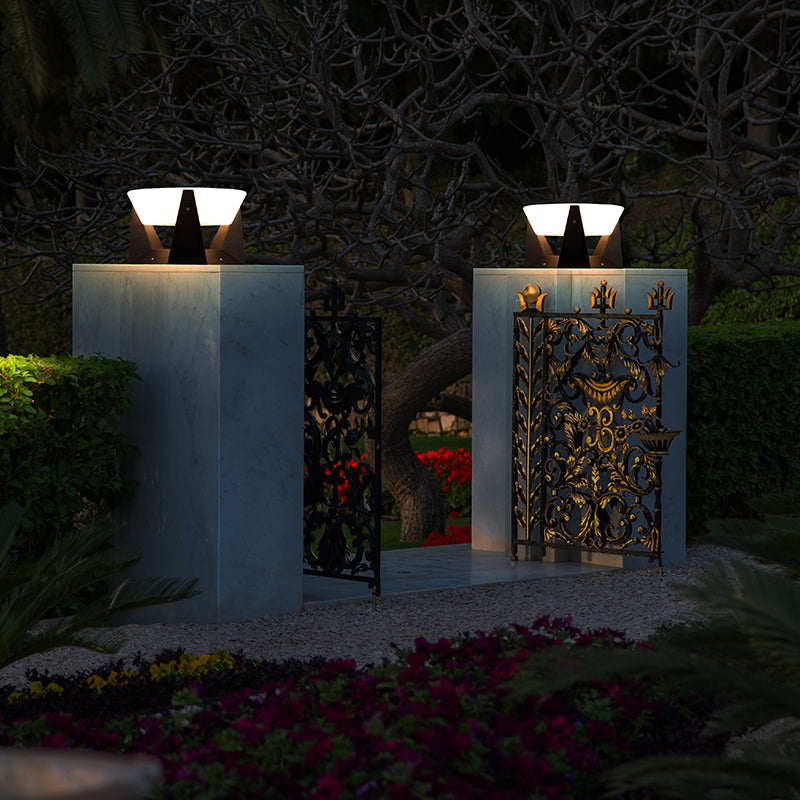RAYNOX – Modern LED Solar Outdoor Wall Light