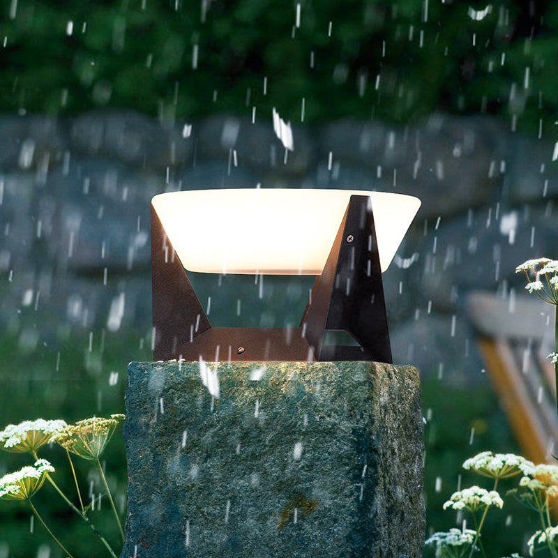 RAYNOX – Modern LED Solar Outdoor Wall Light