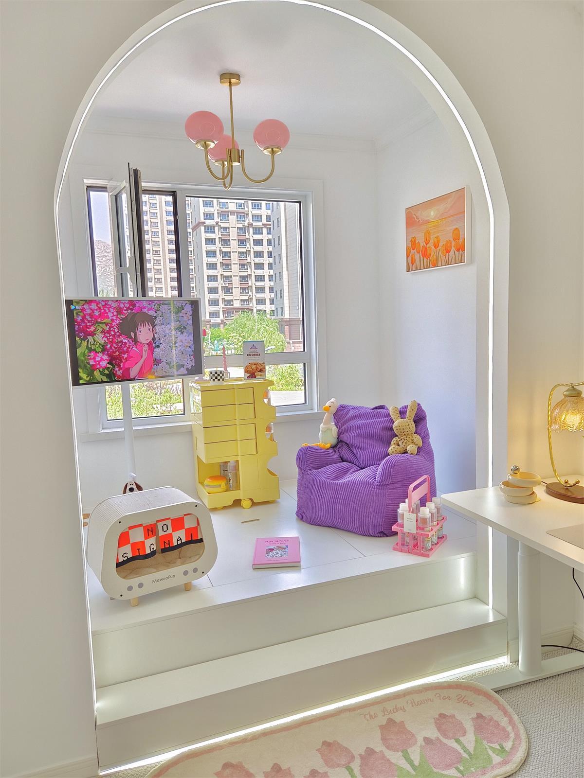 VINTELL - Designer Flush Mount Ceiling Light with Colorful Glass