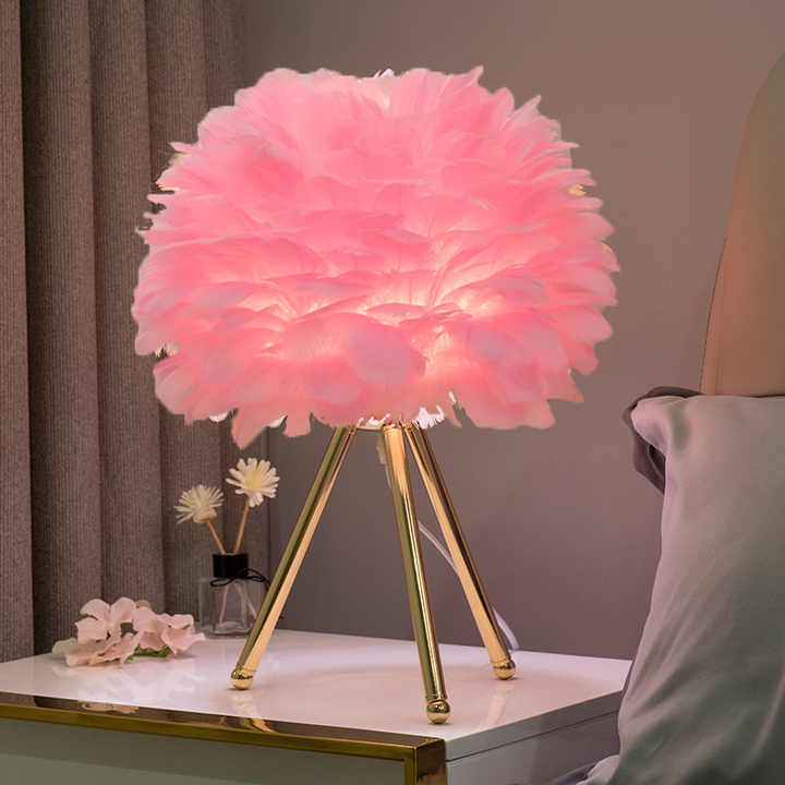 FEATHIQUE - Decorative Feather Table Lamp