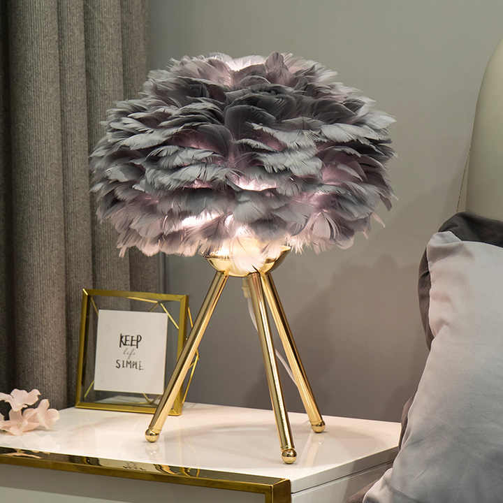 FEATHIQUE - Decorative Feather Table Lamp