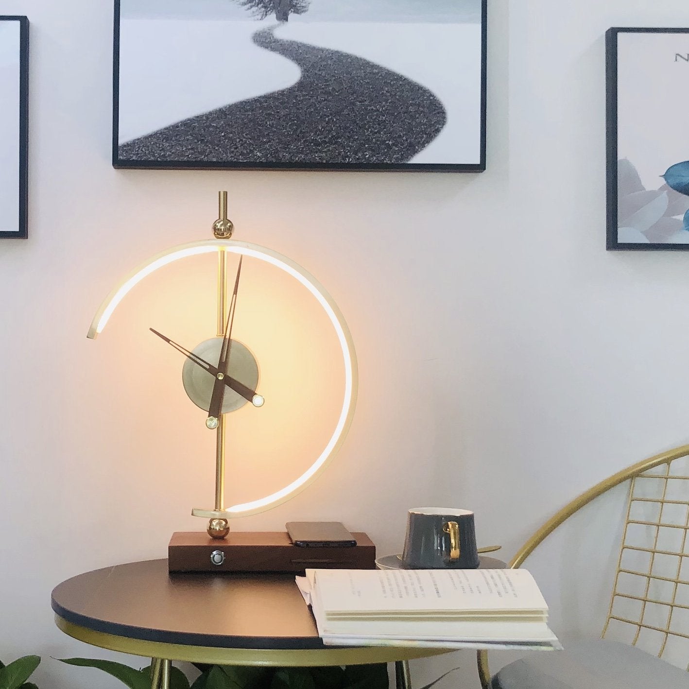 NOVAARC - Minimalist LED Table Lamp with Clock