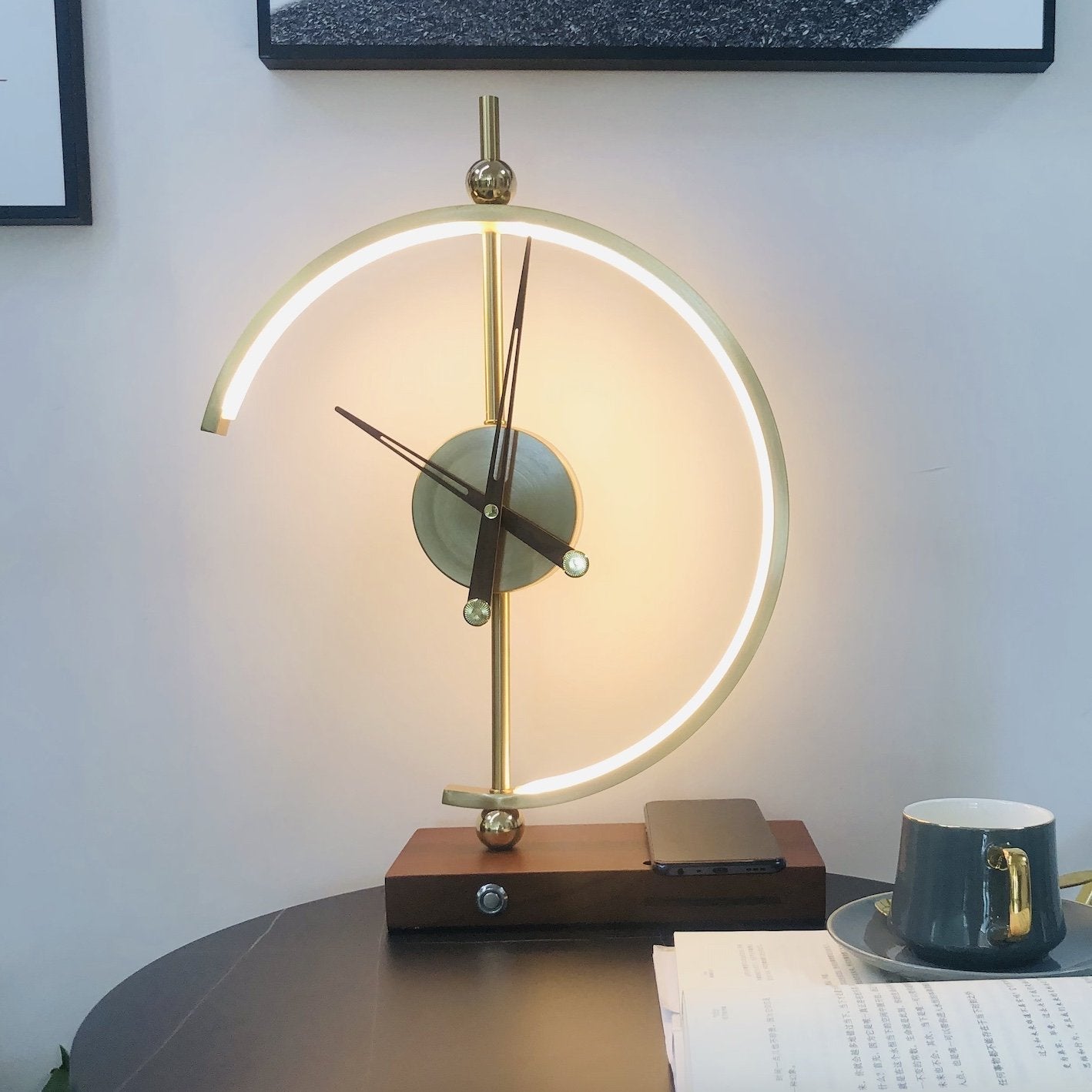 NOVAARC - Minimalist LED Table Lamp with Clock