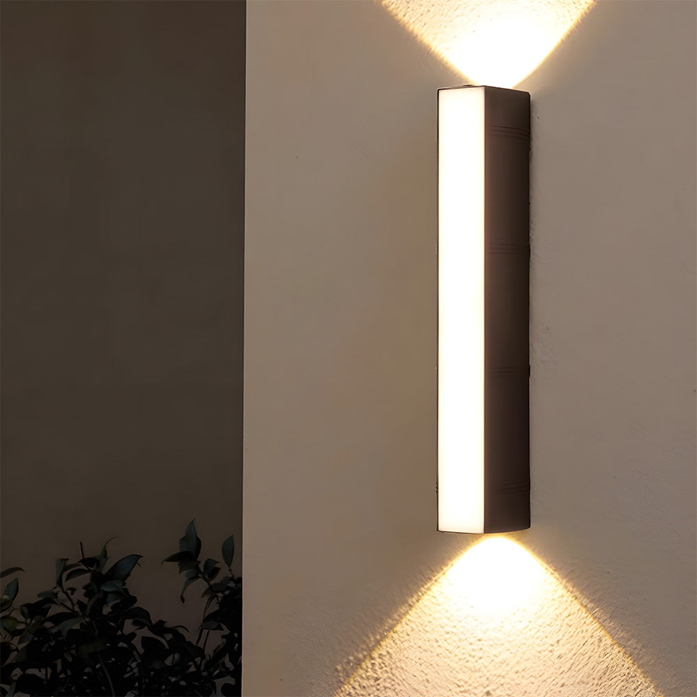 VELORE – Sleek Aluminum LED Outdoor Wall Light